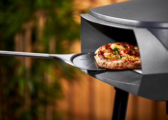 Knusprige Pizza aus Witt Pizza Ofen